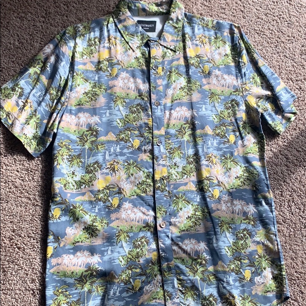 Men’s Button down.